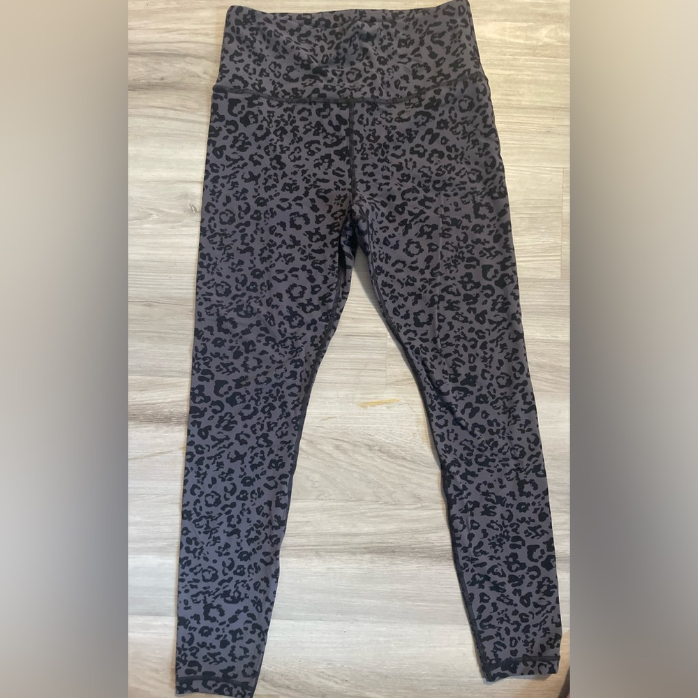 Athleta Leopard Print Leggings Black and Gray HARDLY WORN